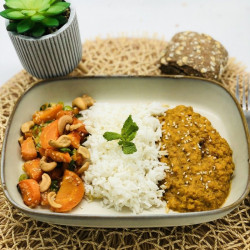 VG Dahl de lentilles*, carottes rôties, noix de cajou et riz