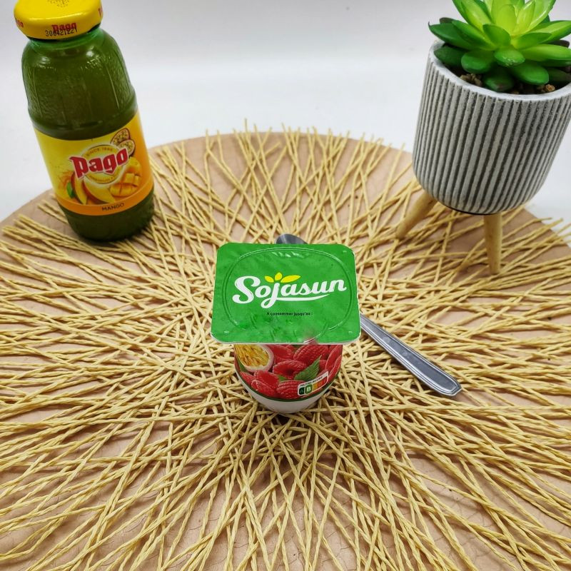 Yaourt Framboise et Fruits de la passion Sojasun