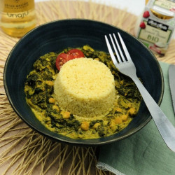 Curry veggie aux épinard, pois chiche et semoule