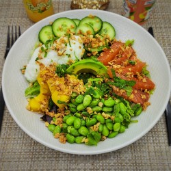 Poke Bowl Chirachi de saumon