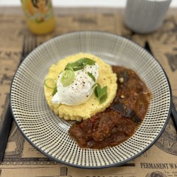 Ratatouille maison*, polenta crémeuse, oeuf mollet