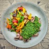 Emincé de boeuf chimichurri*, pommes de terre sautées, poivrons confits à l'huile d'avocat
