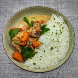 Sauté de porc aux 4 épices, carotte, miel, soja, riz aux herbes