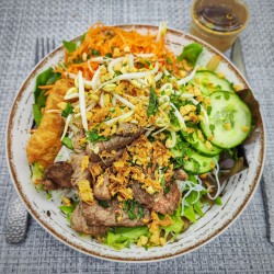 Véritable Bo Bun de boeuf et vermicelles de riz*