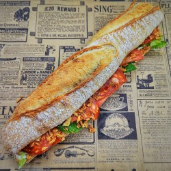 Sandwich Tulum : Chorizo grillé, fromage frais, comté, oignons rouges, tomate, salade