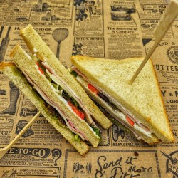 Le Mi-Mix* Club au jambon blanc, comté, fromage frais, pesto tomate, salade