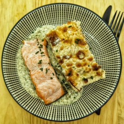 Pavé de saumon crème à l'oseille et gratin de choux fleurs et pomme de terre bechamel