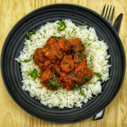 Rougail saucisse, coriandre, curcuma, gingembre et riz