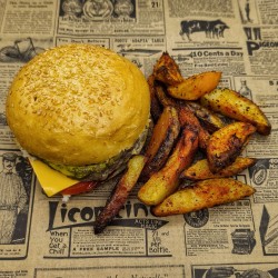 Le Burger de sa Majesté et potatoes maison