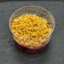 Crumble aux pommes et fruits rouges