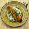 Saumon laqué au miel soja et agrumes, riz cantonnais sans porc (oeuf, petits pois)