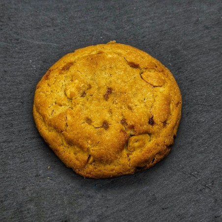 Cookie façon New-yorkais au caramel et cacahuètes