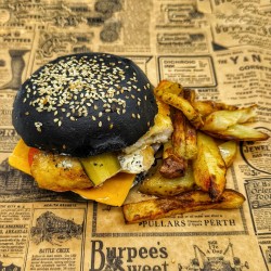 Black Fish Burger et potatoes maison