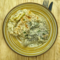 Cabillaud crème à l'oseille, gratin de choux fleurs et pomme de terre bechamel