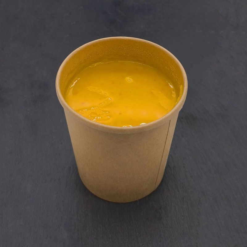 Velouté de potimarron, pommes de terres rôties, crème, oignons