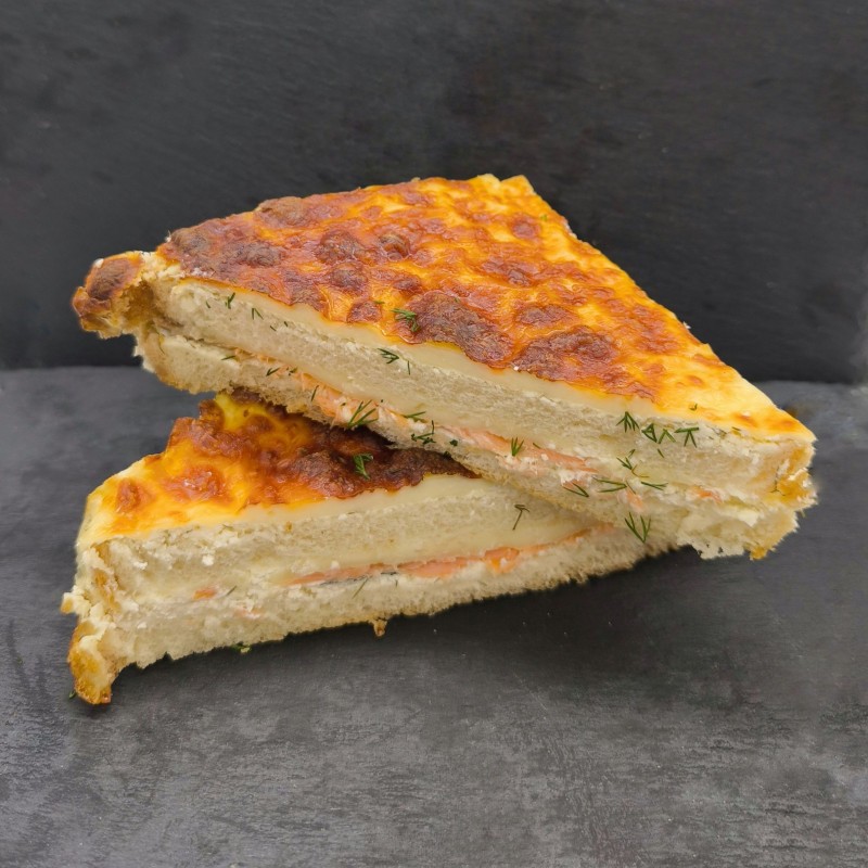 Croque-Monsieur au saumon, et crème à l'aneth, mozzarella