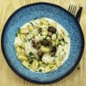 VG : Gnocchi, sauce forestière truffée*, tomates confites, noisettes et basilic