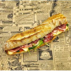 Le sandwich Pacino : coppa, scamorza, crème, tomatade, tomate, basilic, salade