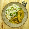 Poulet au curry, riz madras, féves, ananas, amande, cébette