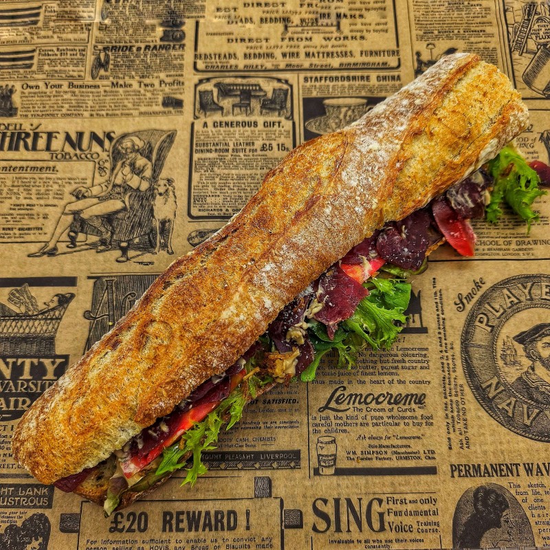 Sandwich Burgerola : Sauce Burger épicé, bresaola, salade, tomate, parmesan