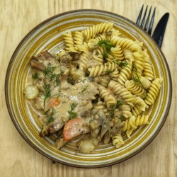 Gibelote de lapin*, riz et fricassée de champignons*