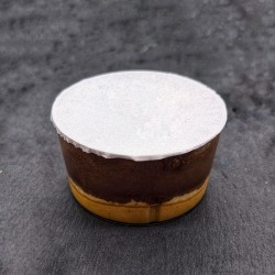 Royal au chocolat sur lit de cacahuètes