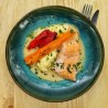 Dos de saumon au miel et moutarde, polenta crémeuse, poivron rouge et carottes rôties