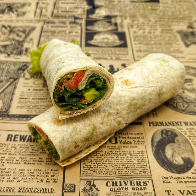 Wrap Flip-Flop : concombre, feta, truite fumée, crème aneth, carottes, salade