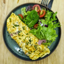 Omelette jambon et fromage